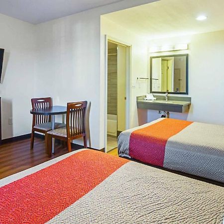 Motel 6 Maple/Main Hesperia Extérieur photo