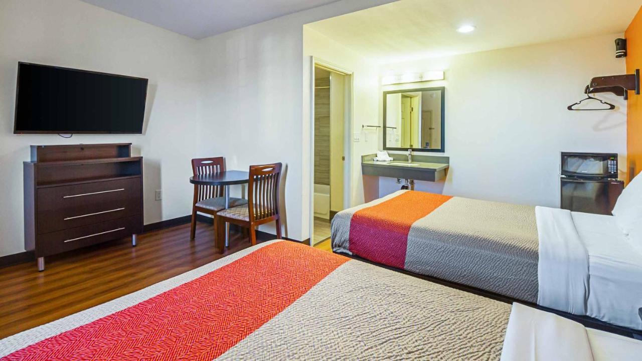 Motel 6 Maple/Main Hesperia Extérieur photo